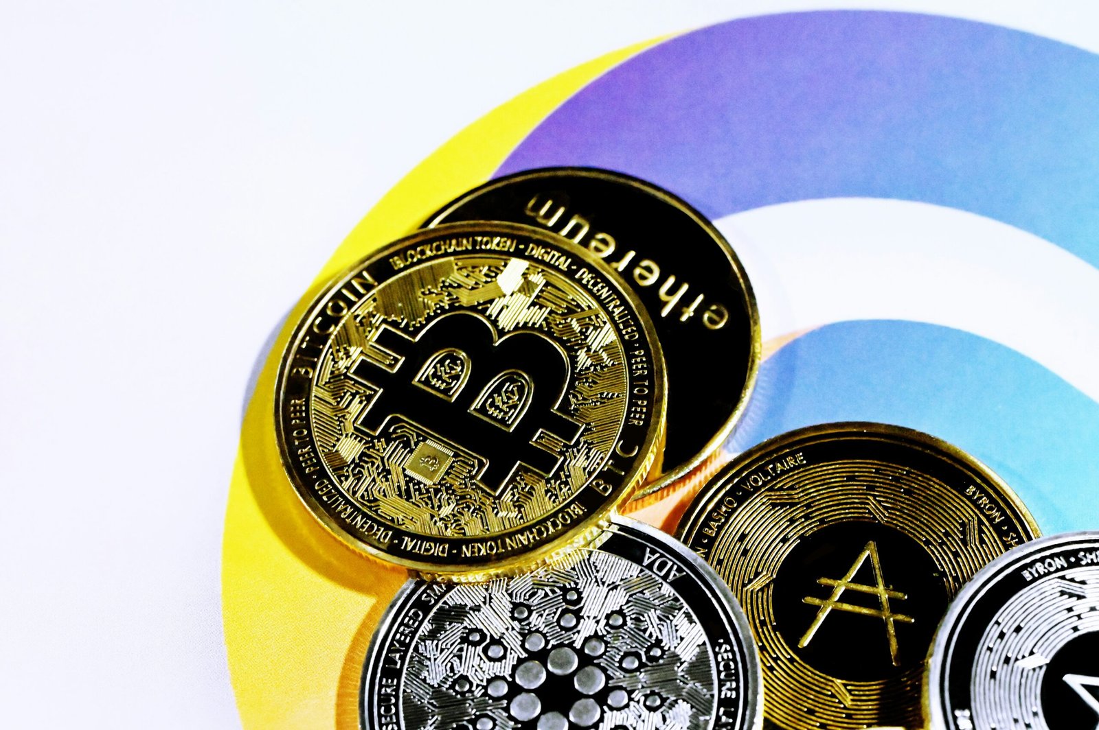 Investing in Altcoins: Opportunities and Risks